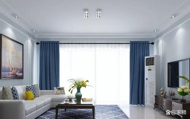 如客厅就选美观大气的罗马杆卧室则选用低调易滑的轨道杆