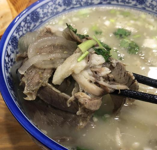 p庆阳清汤羊肉是甘肃省庆阳地区最有名的