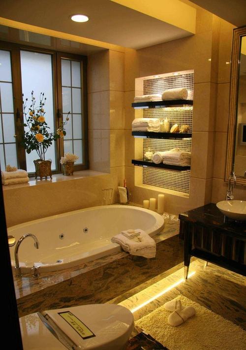 现代简约三居室卫生间浴缸装修效果图大全
