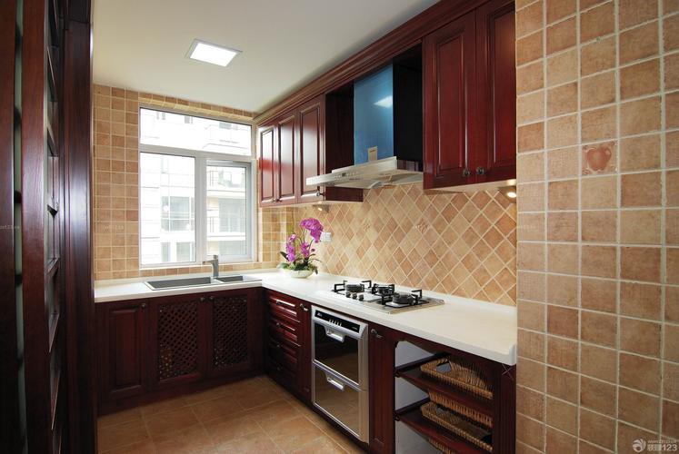 三室两厅厨房卫生间瓷砖装修样板间装信通网效果图