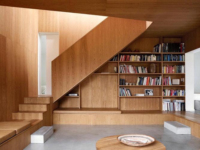 在室内设计中不一样的空间构架能营造出让人兴奋的体验楼梯作为空间