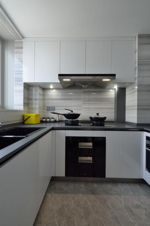 厨房现代橱柜80平米装修