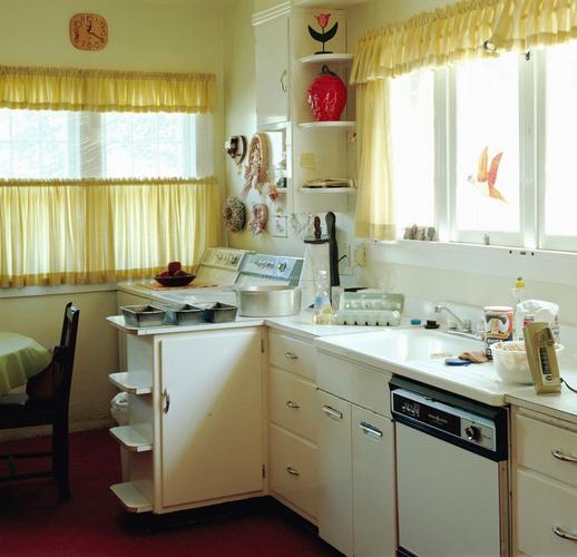 70平米小户型厨房黄色窗帘装修效果图片