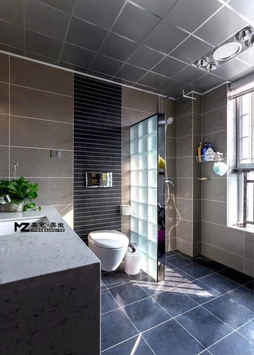现代风格室内卫生间黑色地砖装修设计效果图欣赏