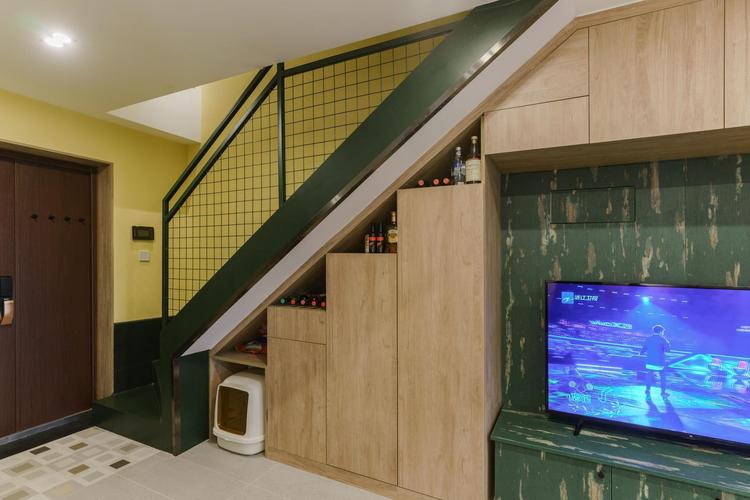 简约loft二居室装修楼梯储物柜设计齐家网装修效果图