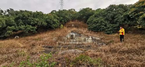 广东一森林公园竟现数十座坟墓村民老坟就在这家人去世都要葬在一