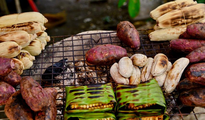 异国美食这些在老挝美食街的东南亚风味菜肴有没有你喜欢的
