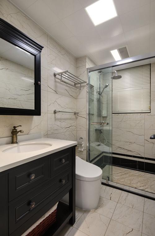 4平米小卫生间怎么装修这样做淋浴房和浴缸都能安排上
