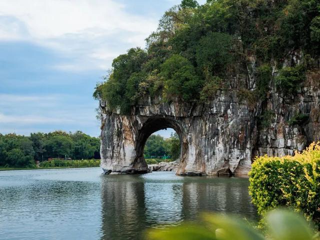 广西桂林旅游景点去桂林旅游必看的景点有哪些桂林山水甲天下