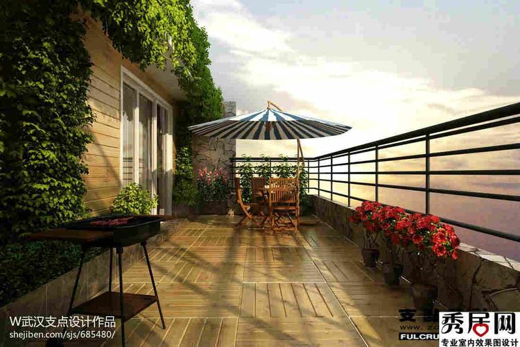 花园洋房顶楼室外露台防腐木桌椅
