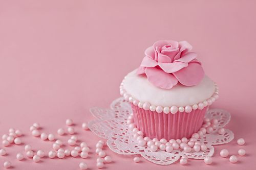 开胃美丽的粉红色的蛋糕