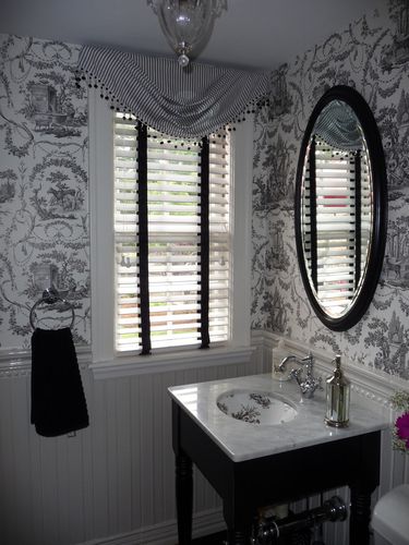 欧式别墅卫生间黑白色窗帘设计装修效果图