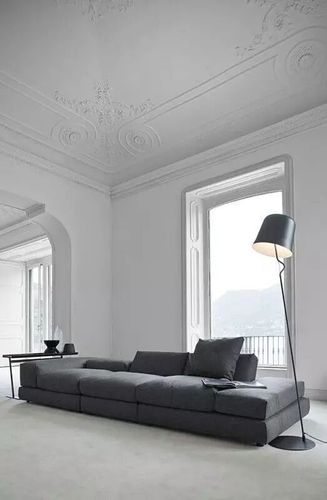石膏线不仅能装饰天花板用在客厅背景墙更惊艳