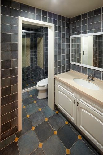 2017家居干湿分离卫生间装修设计效果图欣赏