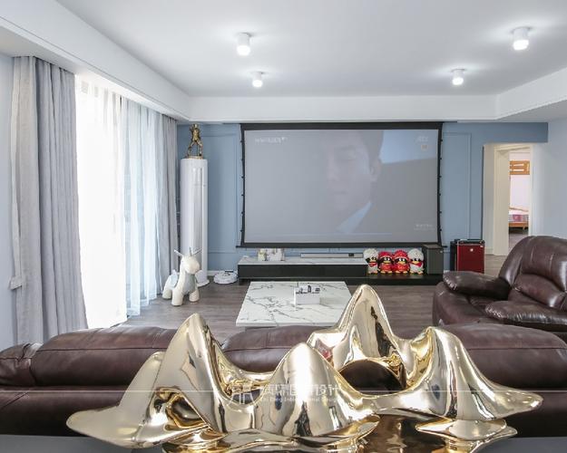 电视墙投影仪的设计在家可以享受电影院的感觉.