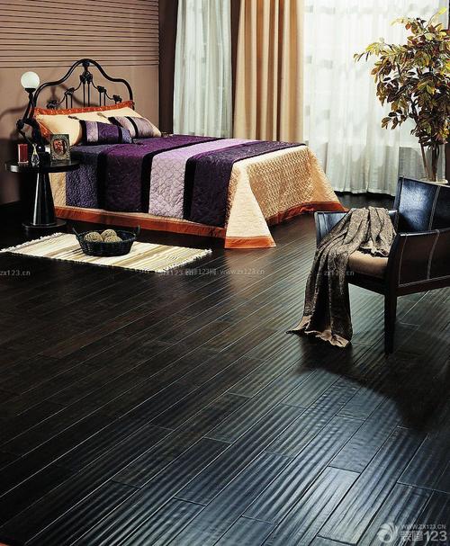 欧式卧室黑色木地板装修效果图欣赏