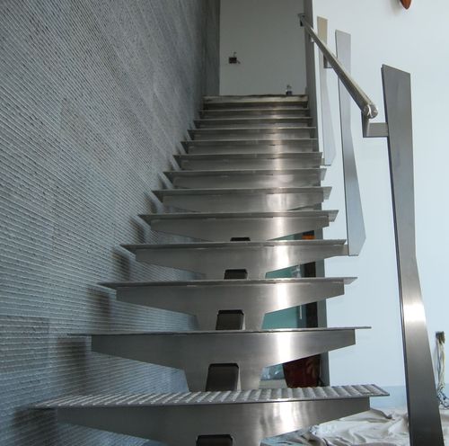 钢铁式楼梯效果图