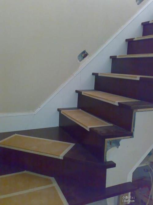 楼梯踢脚线装修效果图片