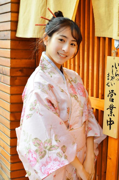 日本素颜和服美女