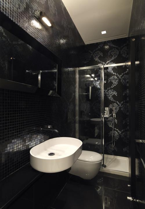 现代雅致卫生间黑色马赛克瓷砖墙装修设计