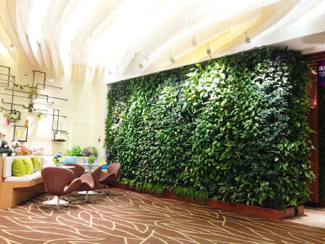 现代办公室大厅绿色植物墙设计效果图