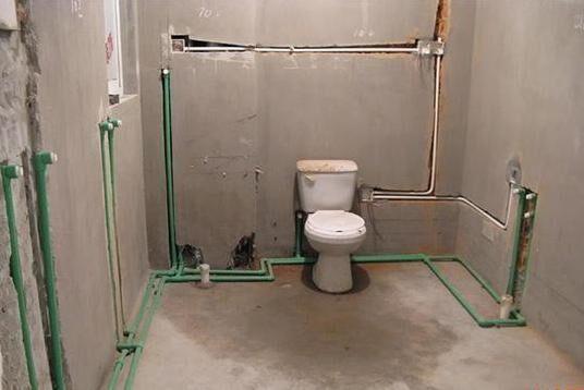 卫生间到底应该怎么设计水管和电线看完再装才不会撬砖重来