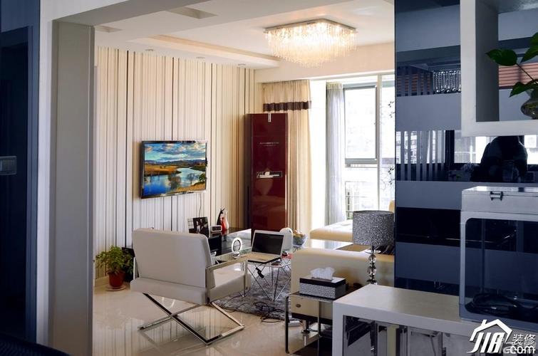 前卫简约风格公寓米色富裕型客厅电视背景墙装修图片效果图