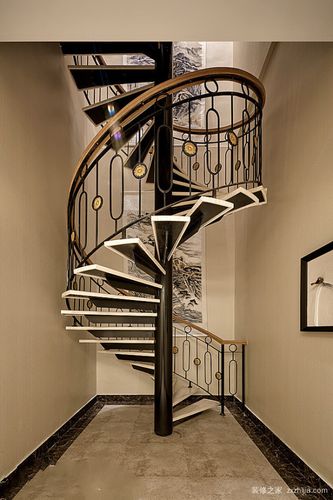 室内旋转楼梯如何装修如何巧妙设计