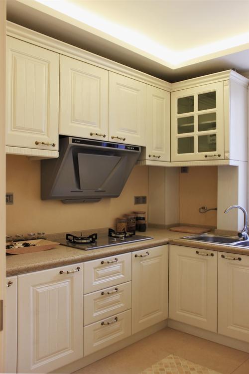 80平欧式风格二居装修厨房设计图