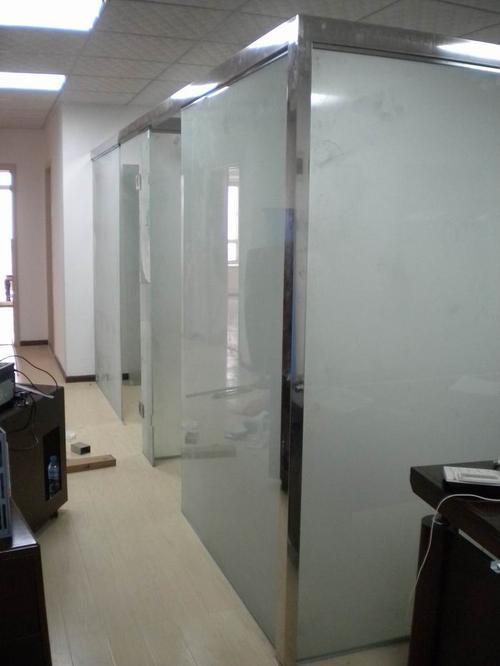武汉办公室玻璃隔断武汉店面玻璃隔断磨砂.