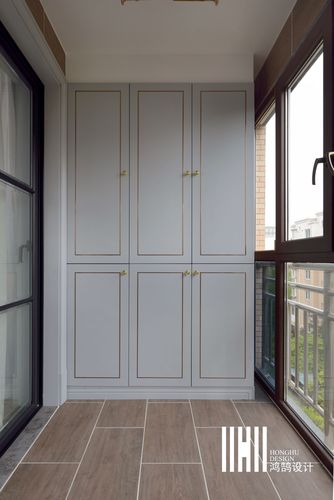 138平米四居室装修阳台壁柜设计
