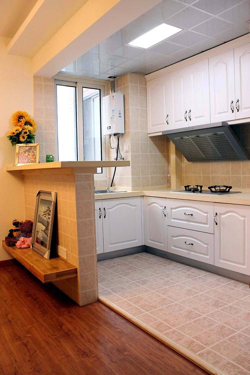 20平米现代风格厨房壁柜装修效果图