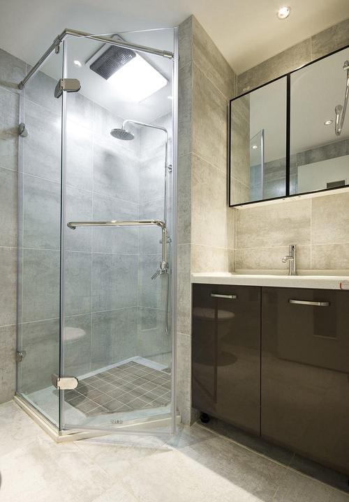 家庭卫生间整体淋浴室装修效果图