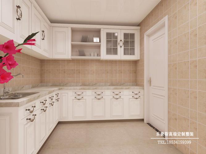 厨房的每一个地方都合理的利用橱柜与吊柜采用欧式风格独有的造型