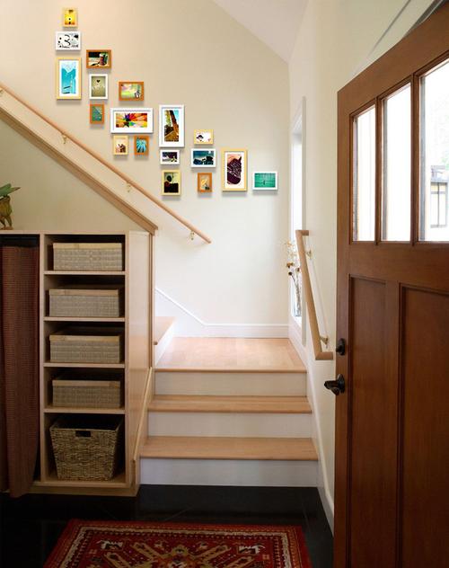 楼梯款照片墙组合简单风格