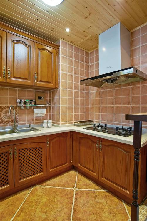 欧式橱柜装修风格图片10平米砖砌厨房橱柜装修效果图镜湖时代