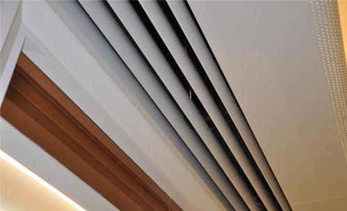 铝天花厂家批发惠州铝合金垂片天花定制铝挂片吊顶安装