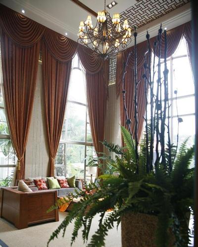 东南亚风格复式客厅窗帘效果图