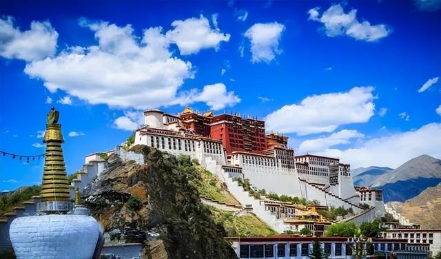 西藏不想很多旅游景点一样大同小异很多景点基本没有任何特色可言