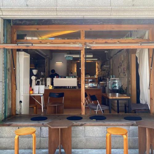 低成本装修咖啡店设计