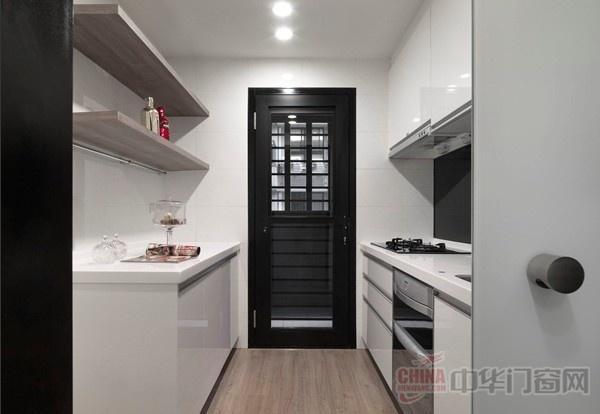 黑白舒适现代风格厨房门图片黑色厨房门装修效果图