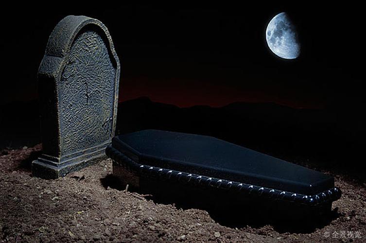 墓地场所夜晚时间棺材墓碑月亮空中图片大全全景创意图库