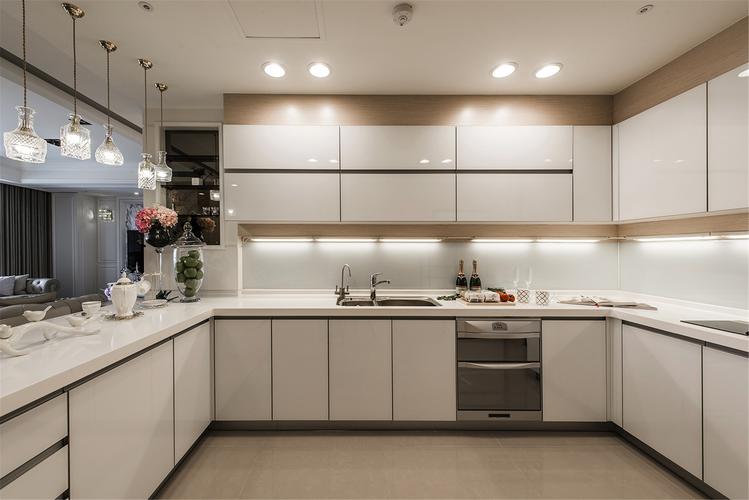 厨房的装修设计厨房装修价格阳台厨房装修效果图