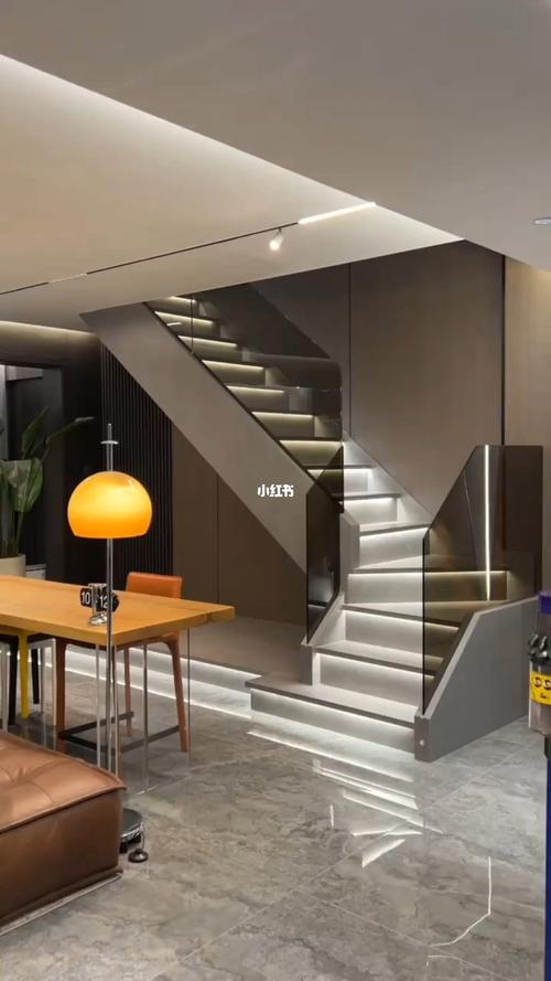 现代风极简楼梯设计同时兼顾空间感与层次感