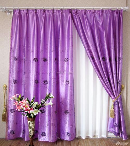 2015温馨小客厅紫色窗帘效果图大全