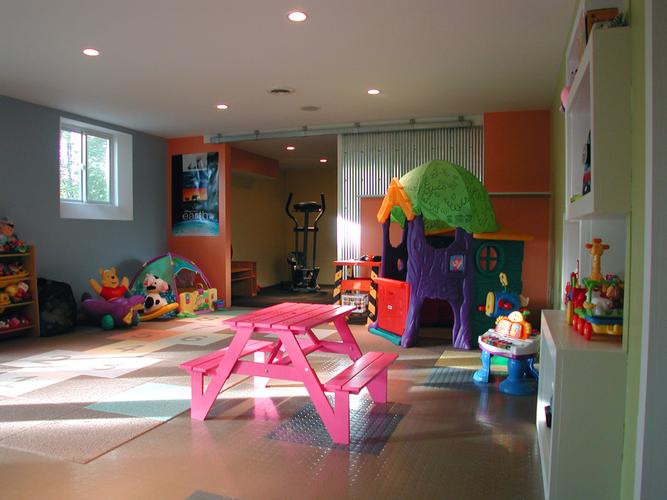 美式别墅多彩玩具房儿童房装修效果图