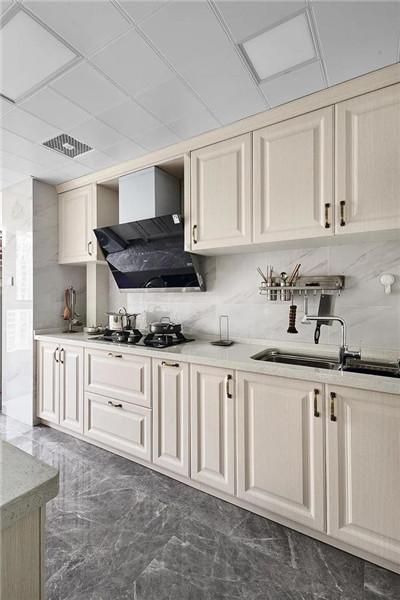 平米三室改四室装修厨房定制象牙白的美式橱柜简洁的空间与明亮的