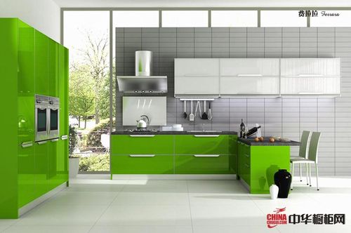 绿色烤漆整体橱柜装修设计效果图u型厨房装修图片欣赏展示春天的清新
