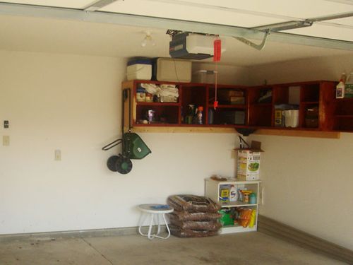 在车库销售网上查找以前使用的橱柜厨房改造承包商通常耸⒎峤ú耐