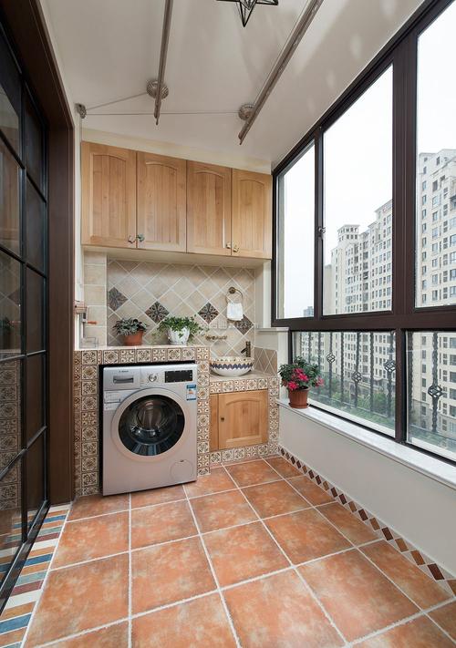 上海两室一厅阳台洗衣机柜装修设计图片装信通网效果图